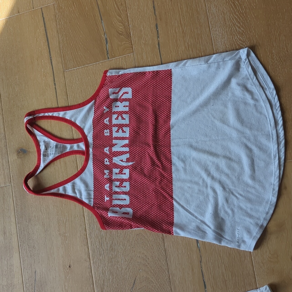 Tampa Bay buccaneers tee by nike